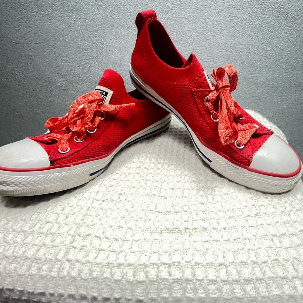 Size 7 37.5 CONVERSE Red Shoreline Low Top Sneakers Stretch Elastic RRP $120 - Picture 1 of 8